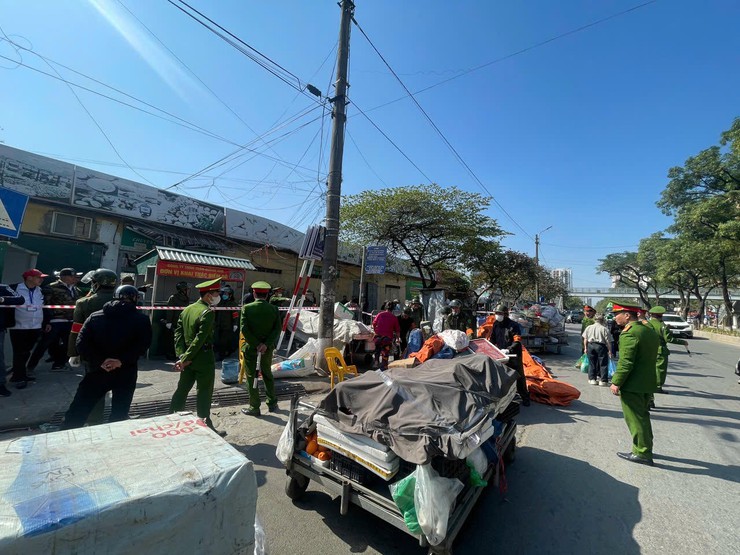 BCĐ 197 phường Hoàng Mai: Giải quyết triệt để vi phạm về trật tự đô thị tại chợ đầu mối phía Nam- Ảnh 1.