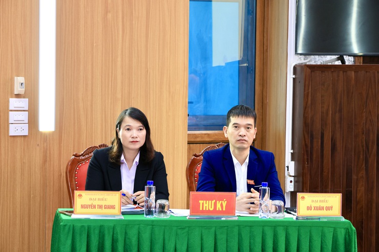 HĐND xã Thư Lâm khoá I, nhiệm kỳ 2021-2026 tổ chức Kỳ họp thứ Tư
( Kỳ họp đột xuất)
- Ảnh 10.