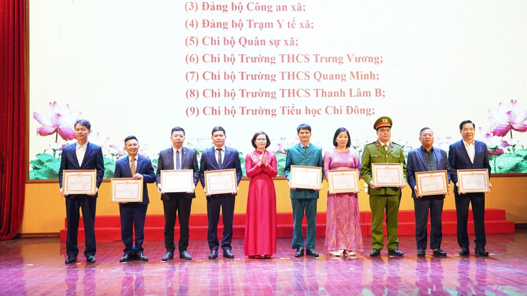 Xã Quang Minh tổng kết công tác năm 2025, khen thưởng cho các tập thể, cá nhân hoàn thành xuất sắc nhiệm vụ - Ảnh 2.