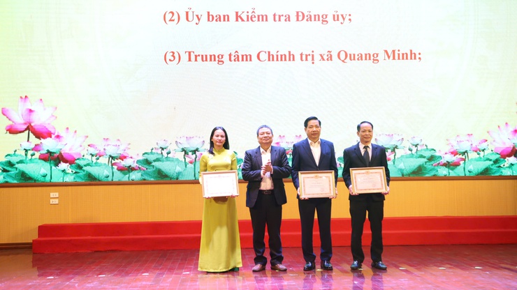 Xã Quang Minh tổng kết công tác năm 2025, khen thưởng cho các tập thể, cá nhân hoàn thành xuất sắc nhiệm vụ - Ảnh 3.