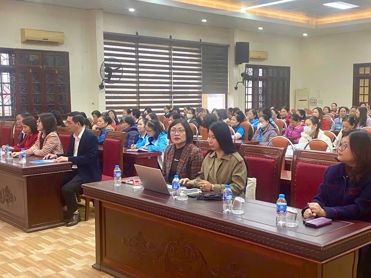 Khai giảng lớp Bồi dưỡng nghiệp vụ công tác Hội Liên hiệp Phụ nữ năm 2025 tại Trung tâm Chính trị xã Thanh Trì- Ảnh 3.