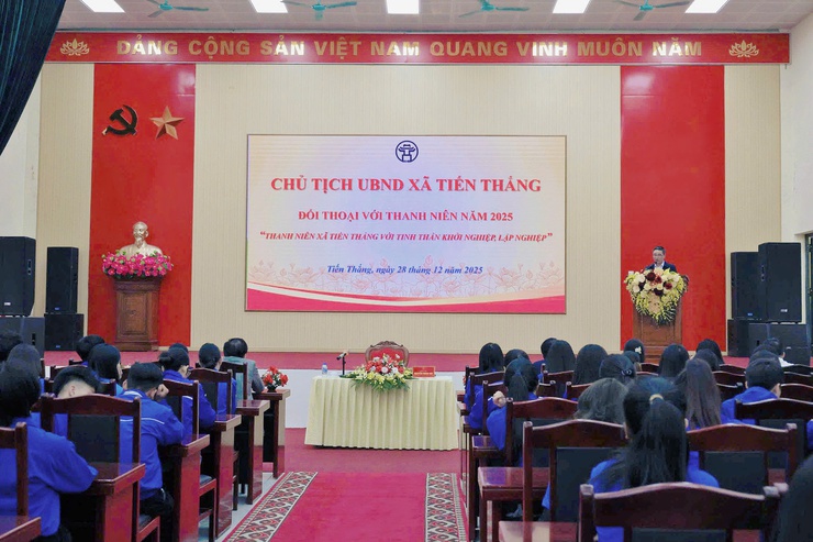 CHỦ TỊCH UBND XÃ TIẾN THẮNG ĐỐI THOẠI VỚI THANH NIÊN NĂM 2025 - Ảnh 1.