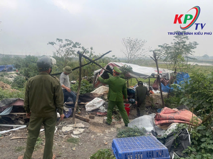 XÃ KIỀU PHÚ RA QUÂN XỬ LÝ CÁC ĐIỂM NGHẼN VỀ TRẬT TỰ ĐÔ THỊ- Ảnh 9.