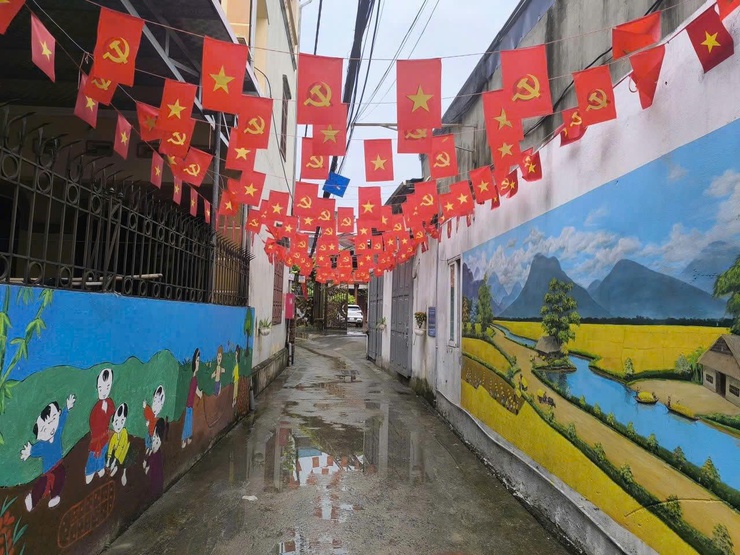 Phường Long Biên trang trí trực quan rực rỡ chào đón năm mới 2026- Ảnh 6.