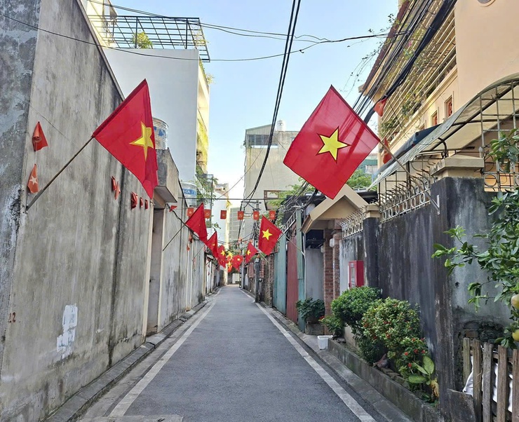 Phường Long Biên trang trí trực quan rực rỡ chào đón năm mới 2026- Ảnh 5.