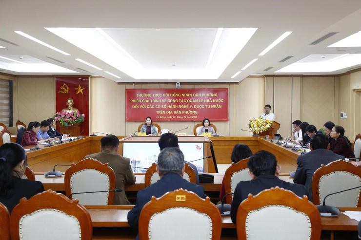 Thường trực HĐND phường Hà Đông tổ chức phiên giải trình về quản lý các cơ sở hành nghề y, dược tư nhân- Ảnh 7.