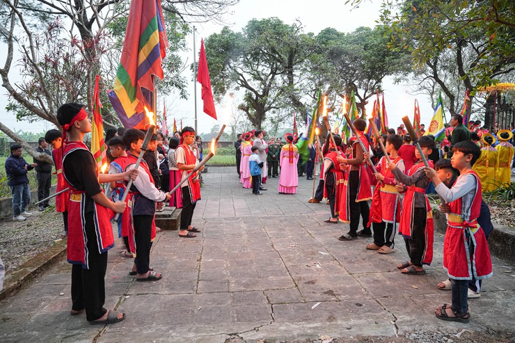 NHỮNG HÌNH ẢNH ĐẸP TẠI LỄ HỘI TRUYỀN THỐNG THÔN DƯƠNG CỐC NĂM 2025- Ảnh 2.