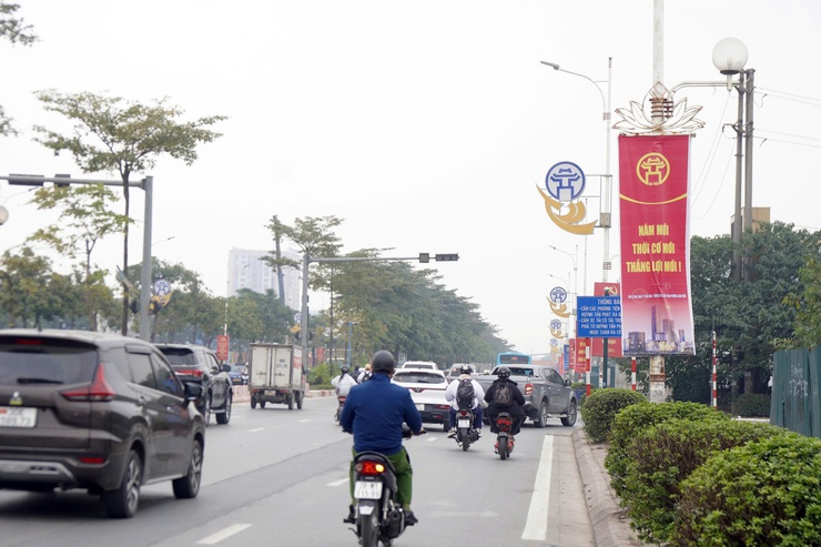 Phường Long Biên trang trí trực quan rực rỡ chào đón năm mới 2026- Ảnh 13.