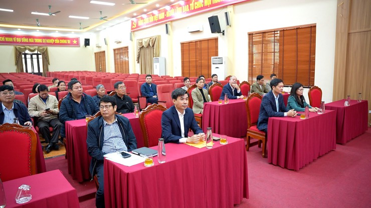 Hội nghị khen thưởng các hộ gia đình, cá nhân có thành tích trong công tác giải phóng mặt bằng dự án xây dựng công trình đường bờ trái kênh Đan Hoài giai đoạn 2- Ảnh 3.