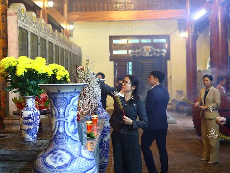 Thạch Thất: Tổ chức Lễ viếng Đền thờ Liệt sĩ nhân dịp Tết dương lịch 2026- Ảnh 4.