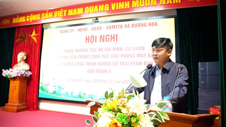 Hội nghị khen thưởng các hộ gia đình, cá nhân có thành tích trong công tác giải phóng mặt bằng dự án xây dựng công trình đường bờ trái kênh Đan Hoài giai đoạn 2- Ảnh 4.