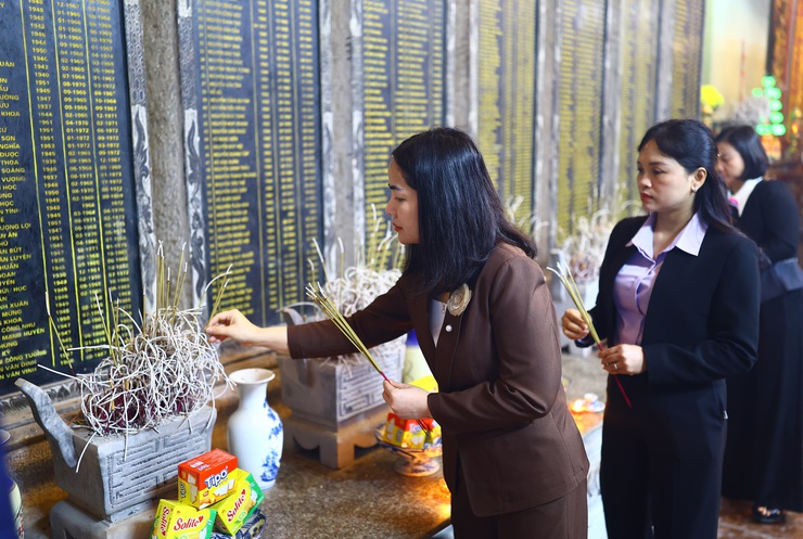 Thạch Thất: Tổ chức Lễ viếng Đền thờ Liệt sĩ nhân dịp Tết dương lịch 2026- Ảnh 5.