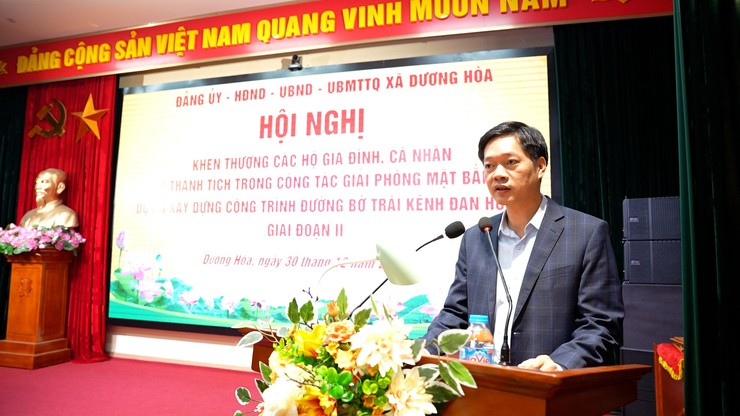 Hội nghị khen thưởng các hộ gia đình, cá nhân có thành tích trong công tác giải phóng mặt bằng dự án xây dựng công trình đường bờ trái kênh Đan Hoài giai đoạn 2- Ảnh 6.