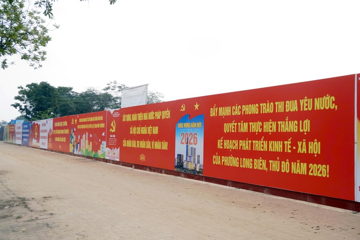 Phường Long Biên trang trí trực quan rực rỡ chào đón năm mới 2026- Ảnh 10.