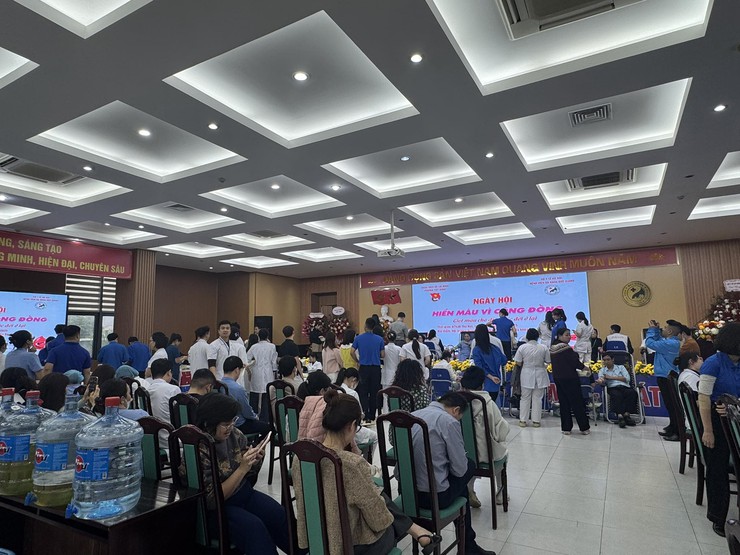 Ngày hội hiến máu vì cộng đồng "Giọt máu cho đi - Cuộc đời ở lại"- Ảnh 1.