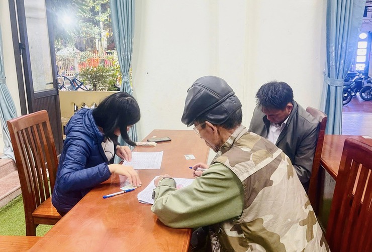 XÃ QUỐC OAI TRAO TẶNG QUÀ CỦA ĐẢNG, NHÀ NƯỚC NHÂN DỊP CHÀO MỪNG ĐẠI HỘI ĐẠI BIỂU TOÀN QUỐC LẦN THỨ XIV CỦA ĐẢNG VÀ TẾT NGUYÊN ĐÁN BÍNH NGỌ NĂM 2026- Ảnh 2.