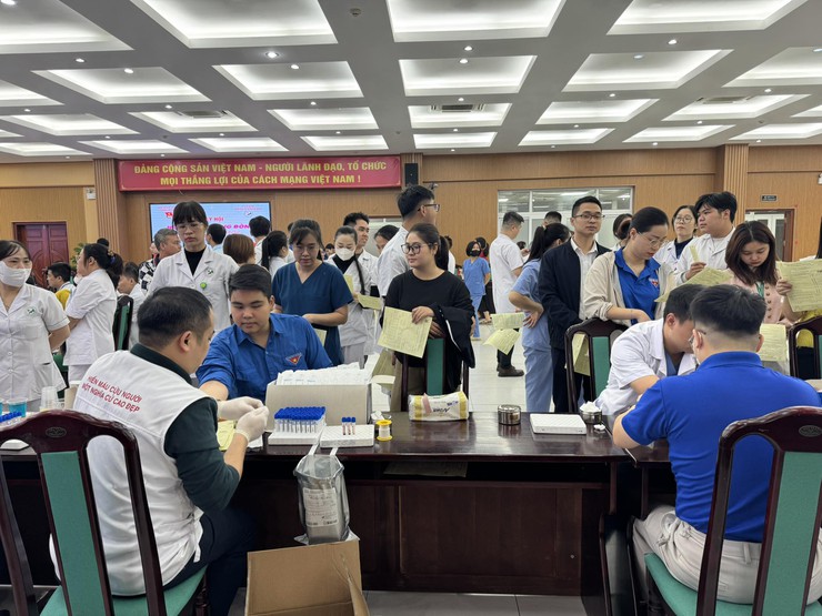Ngày hội hiến máu vì cộng đồng "Giọt máu cho đi - Cuộc đời ở lại"- Ảnh 3.