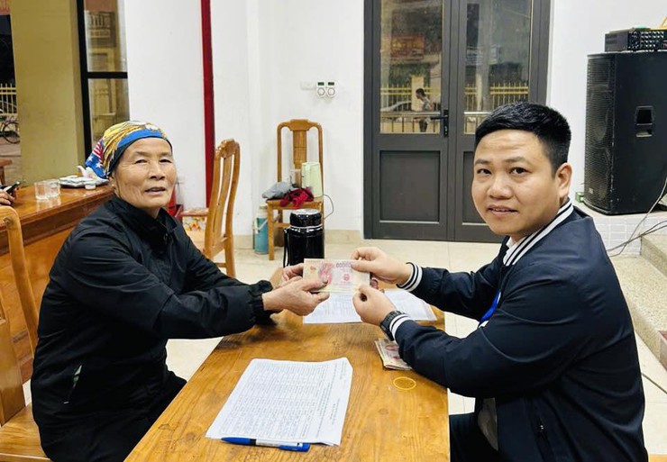 XÃ QUỐC OAI TRAO TẶNG QUÀ CỦA ĐẢNG, NHÀ NƯỚC NHÂN DỊP CHÀO MỪNG ĐẠI HỘI ĐẠI BIỂU TOÀN QUỐC LẦN THỨ XIV CỦA ĐẢNG VÀ TẾT NGUYÊN ĐÁN BÍNH NGỌ NĂM 2026- Ảnh 3.