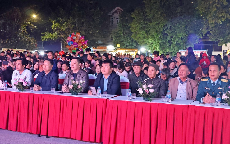 Xã Đoài Phương sôi nổi chương trình nghệ thuật chào năm mới 2026- Ảnh 1.