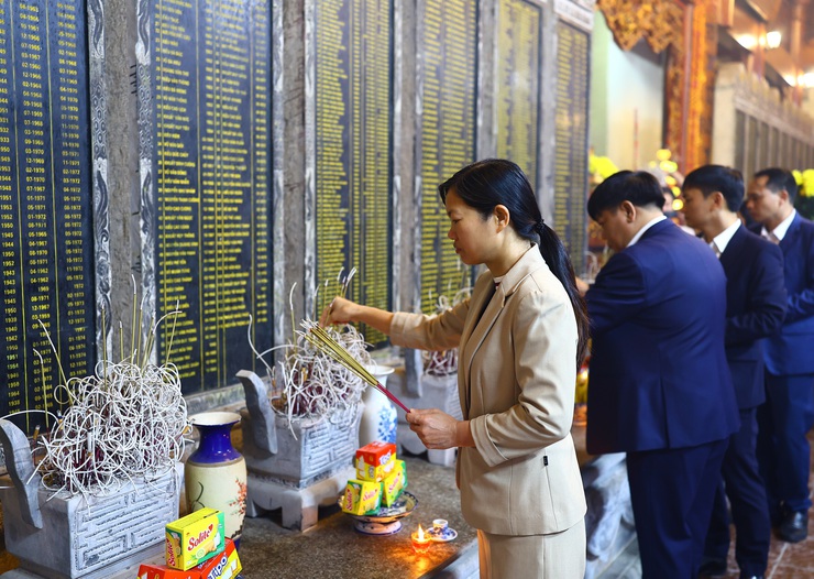 Thạch Thất: Tổ chức Lễ viếng Đền thờ Liệt sĩ nhân dịp Tết dương lịch 2026- Ảnh 9.
