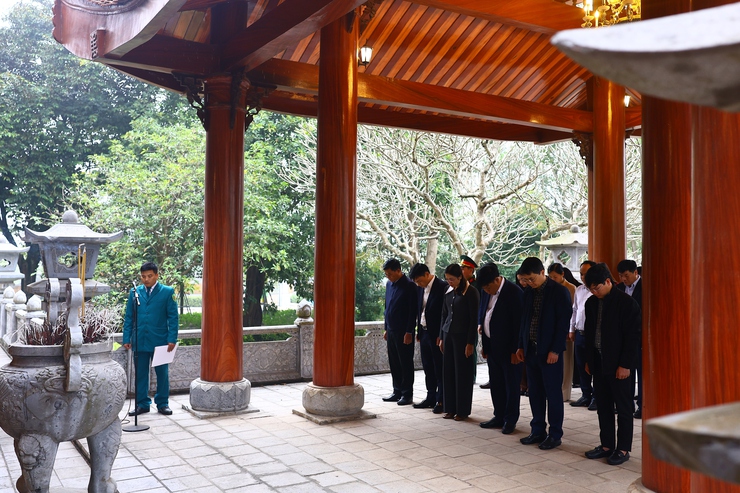 Thạch Thất: Tổ chức Lễ viếng Đền thờ Liệt sĩ nhân dịp Tết dương lịch 2026- Ảnh 2.