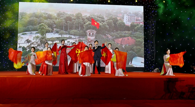 Xã Đoài Phương sôi nổi chương trình nghệ thuật chào năm mới 2026- Ảnh 5.