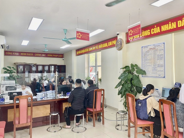 Phường Long Biên hoàn thành nhiệm vụ cải cách hành chính, nâng cao hiệu quả phục vụ trong mô hình chính quyền địa phương hai cấp- Ảnh 1.