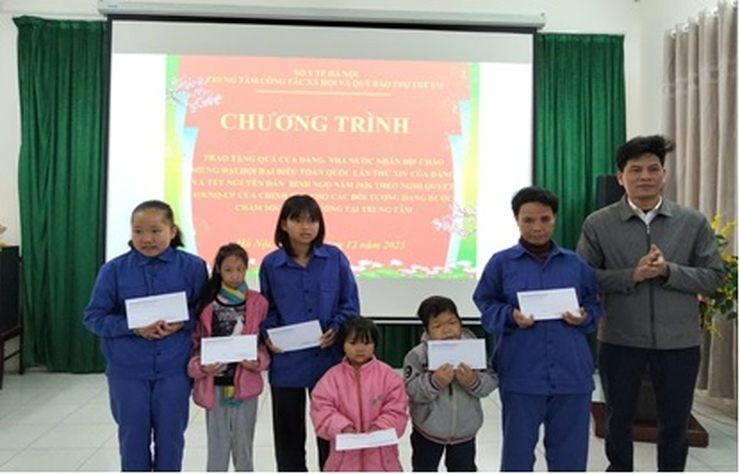 Ấm áp nghĩa tình từ những phần quà của Đảng, Nhà nước- Ảnh 2.