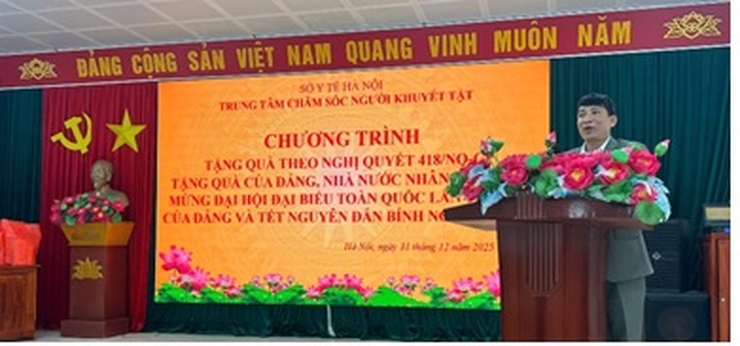 Trao quà hỗ trợ cho 313 người khuyết tật tại Trung tâm Chăm sóc người khuyết tật Hà Nội- Ảnh 3.