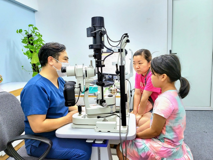 "Kiến trúc sư" của những kỹ thuật cao giữ ánh sáng cho đôi mắt cộng đồng- Ảnh 2.