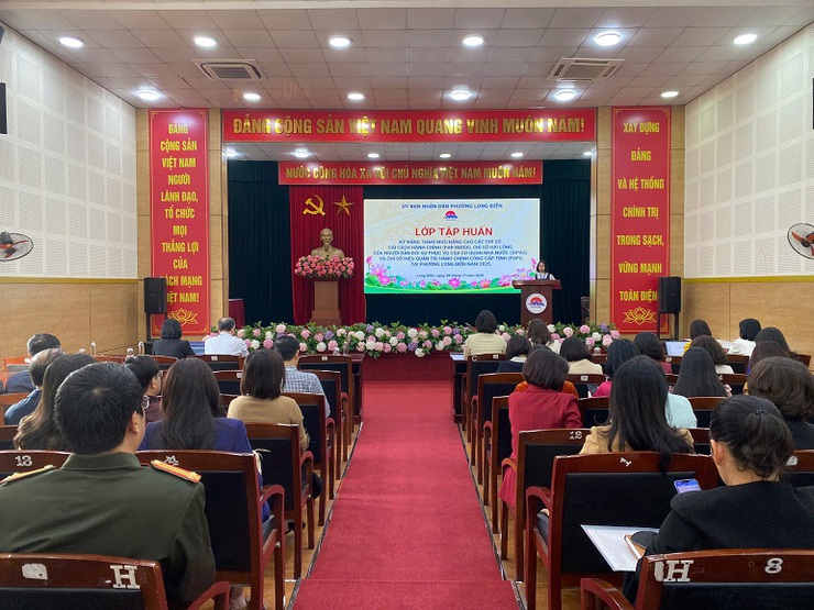 Phường Long Biên hoàn thành nhiệm vụ cải cách hành chính, nâng cao hiệu quả phục vụ trong mô hình chính quyền địa phương hai cấp- Ảnh 2.