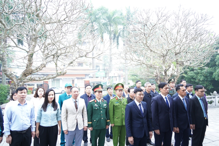 Phường Chương Mỹ tổ chức lễ dâng hương tưởng niệm các anh hùng liệt sĩ nhân dịp Tết dương lịch năm 2026- Ảnh 2.