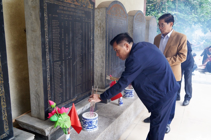 Phường Chương Mỹ tổ chức lễ dâng hương tưởng niệm các anh hùng liệt sĩ nhân dịp Tết dương lịch năm 2026- Ảnh 11.