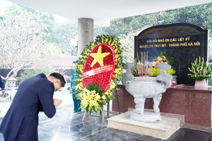 Phường Chương Mỹ tổ chức lễ dâng hương tưởng niệm các anh hùng liệt sĩ nhân dịp Tết dương lịch năm 2026- Ảnh 4.