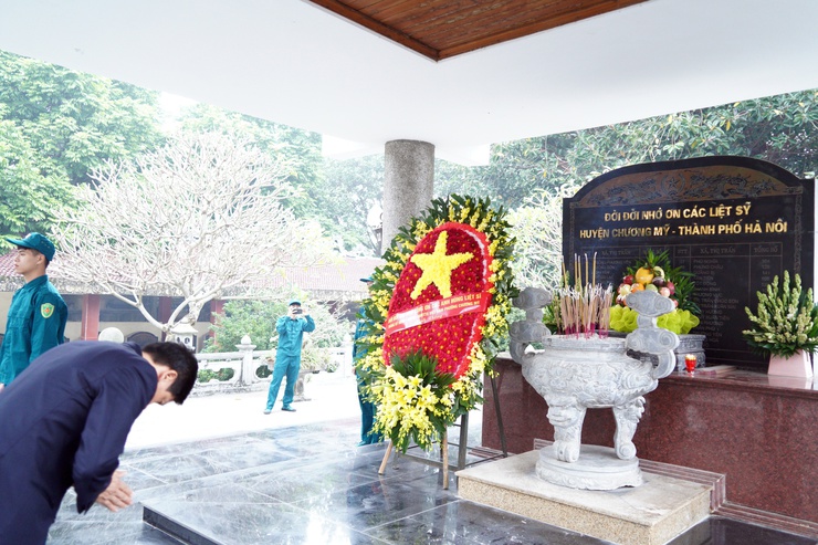 Phường Chương Mỹ tổ chức lễ dâng hương tưởng niệm các anh hùng liệt sĩ nhân dịp Tết dương lịch năm 2026- Ảnh 5.