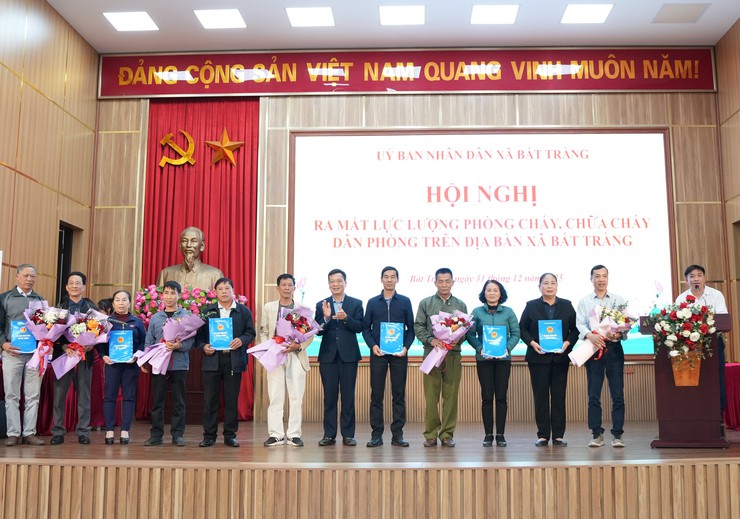 UBND xã Bát Tràng ra mắt lực lượng phòng cháy, chữa cháy dân phòng- Ảnh 5.