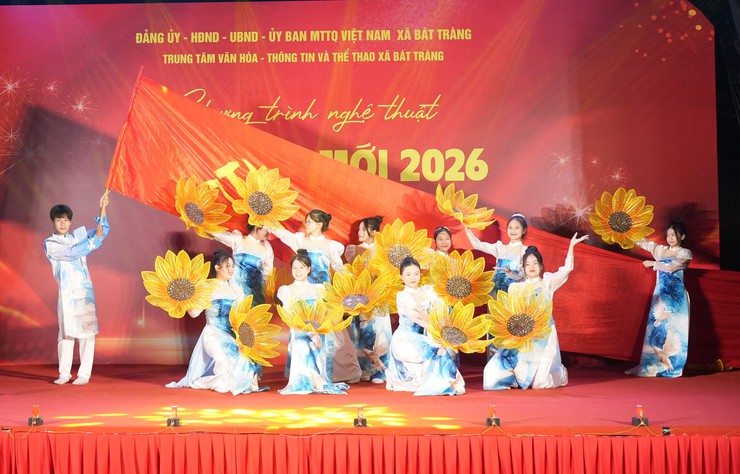 Bát Tràng hân hoan chào đón năm mới 2026!- Ảnh 2.