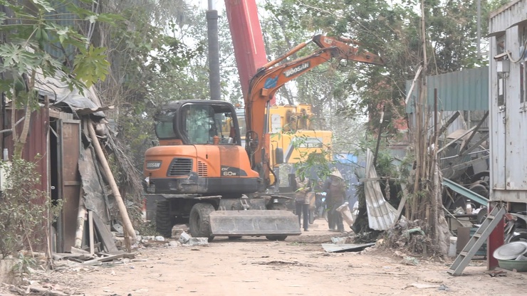 Xã Ngọc Hồi thực hiện giải tỏa và biện pháp khắc phục hậu quả đối với các trường hợp vi phạm- Ảnh 4.