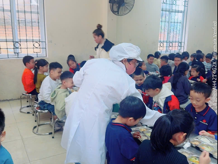 Phường Phú Lương tăng cường giám sát nguy cơ ô nhiễm thực phẩm đối với nhóm thực phẩm rủi ro cao- Ảnh 1.