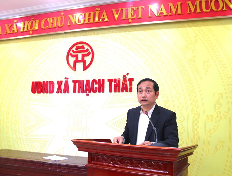 Thạch Thất công bố và trao Quyết định hợp nhất các Hội quần chúng trên địa bàn xã- Ảnh 1.