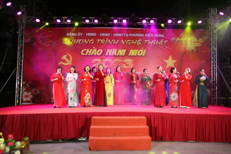 Phường Kiến Hưng rực rỡ Đêm nghệ thuật chào mừng năm mới 2026- Ảnh 5.