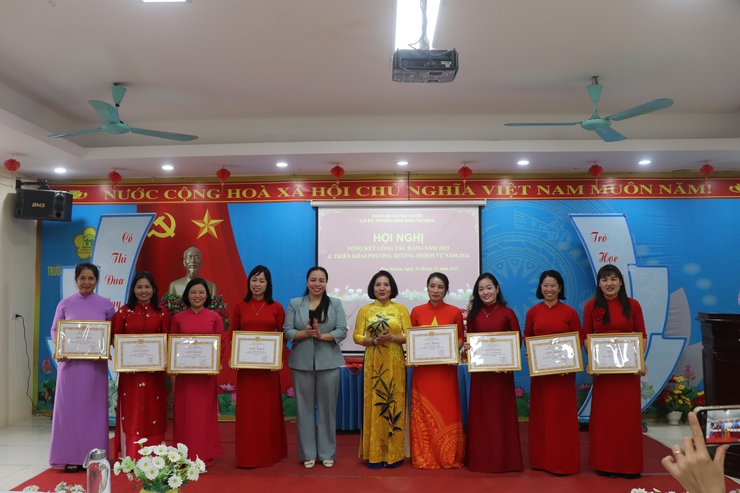 CHI BỘ TRƯỜNG MẦM NON PHÚ MINH TỔNG KẾT CÔNG TÁC XÂY DỰNG ĐẢNG NĂM 2025, PHƯƠNG HƯỚNG, NHIỆM VỤ NĂM 2026- Ảnh 3.