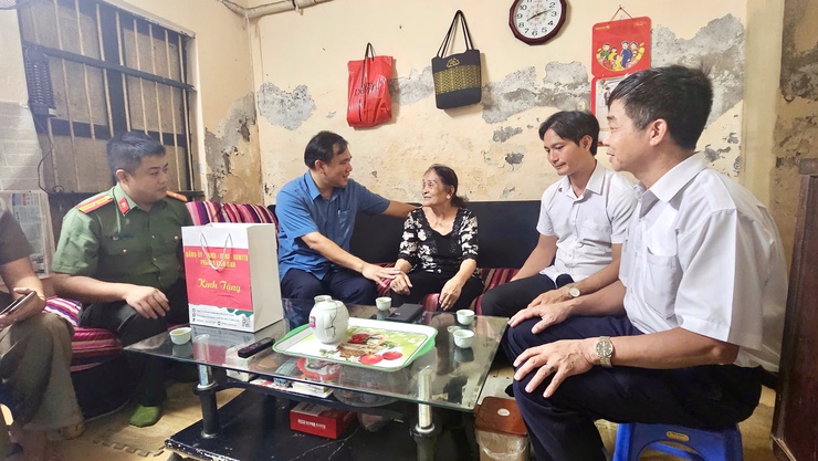 Xuân Đỉnh chăm lo người có công, đối tượng bảo trợ xã hội dịp Tết năm 2026- Ảnh 1.