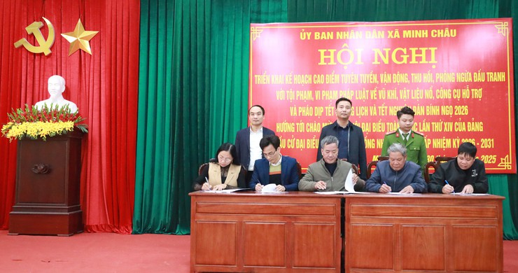 Công an xã Minh Châu tổ chức hội nghị tổng kết công tác năm 2025, triển khai chương trình công tác năm 2026 và phát động phong trào thi đua vì an ninh tổ quốc - Ảnh 3.