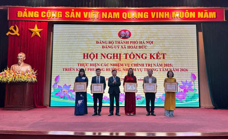 Đảng uỷ xã Hoài Đức tổng kết thực hiện các nhiệm vụ chính trị năm 2025, triển khai phương hướng nhiệm vụ trọng tâm năm 2026- Ảnh 8.
