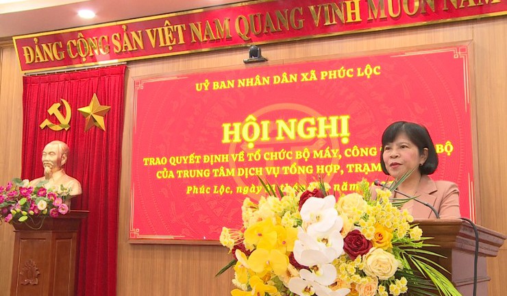 UBND xã tổ chức Hội nghị trao Quyết định về tổ chức bộ máy, công tác cán bộ của Trung tâm Dịch vụ tổng hợp và Trạm Y tế xã- Ảnh 1.