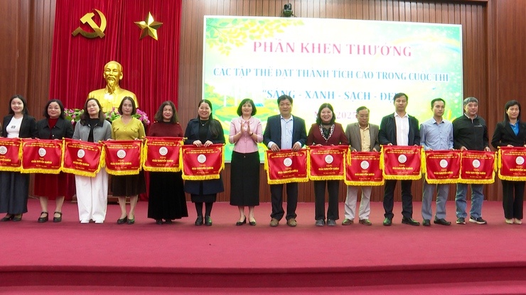 Phú Xuyên tổng kết phong trào “Sáng – Xanh – Sạch – Đẹp”, “Toàn dân đoàn kết xây dựng đời sống văn hóa” năm 2025; triển khai nhiệm vụ phục vụ Tết Nguyên đán Bính Ngọ 2026- Ảnh 6.