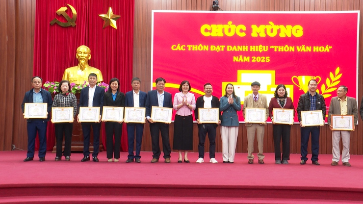 Phú Xuyên tổng kết phong trào “Sáng – Xanh – Sạch – Đẹp”, “Toàn dân đoàn kết xây dựng đời sống văn hóa” năm 2025; triển khai nhiệm vụ phục vụ Tết Nguyên đán Bính Ngọ 2026- Ảnh 8.