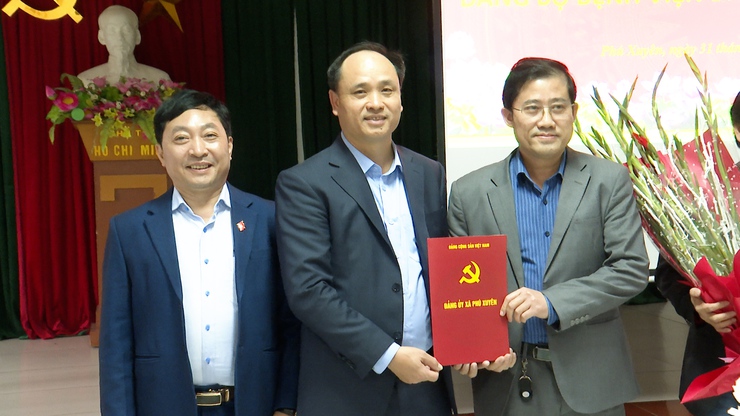 Đảng bộ xã Phú xuyên tiếp nhập Đảng bộ Bệnh viện đa khoa Phú xuyên - Ảnh 3.