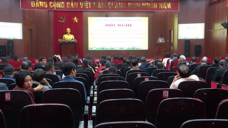 Phú Xuyên tổng kết phong trào “Sáng – Xanh – Sạch – Đẹp”, “Toàn dân đoàn kết xây dựng đời sống văn hóa” năm 2025; triển khai nhiệm vụ phục vụ Tết Nguyên đán Bính Ngọ 2026- Ảnh 1.